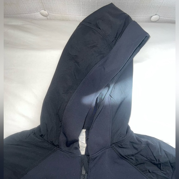 LULULEMON black jacket - Picture 2 of 4